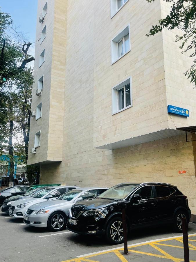 Уютная Квартира В Самом Сердце Алматы Almaty Ngoại thất bức ảnh